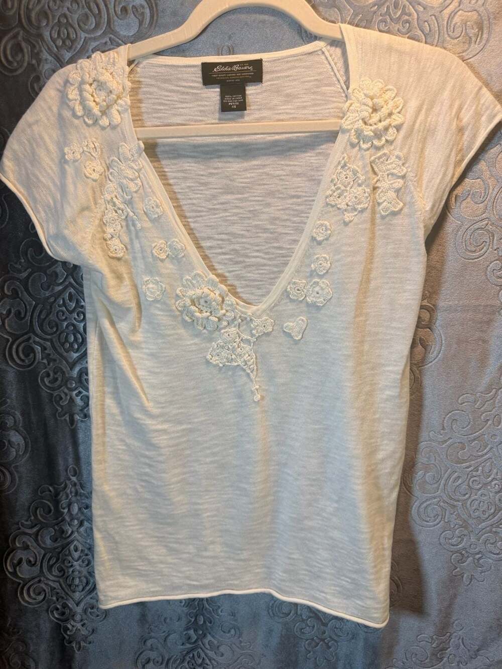 Eddie Bauer White Crochet Floral V-Neck Cotton Top Petite XS